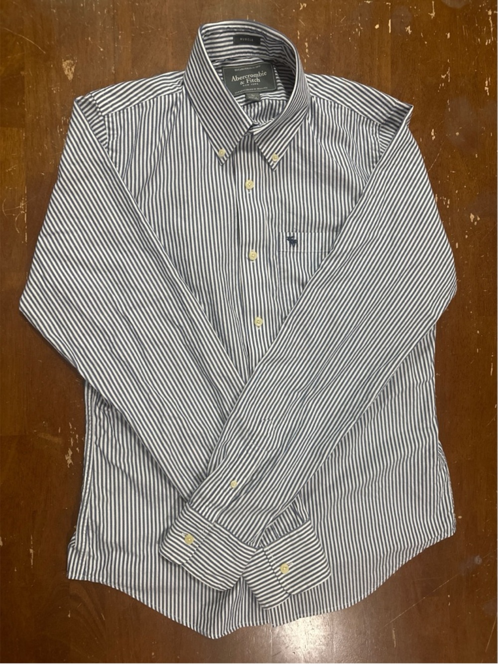 Abercrombie & Fitch Men's Navy and White Striped Button-Down Shirt Muscle Fit